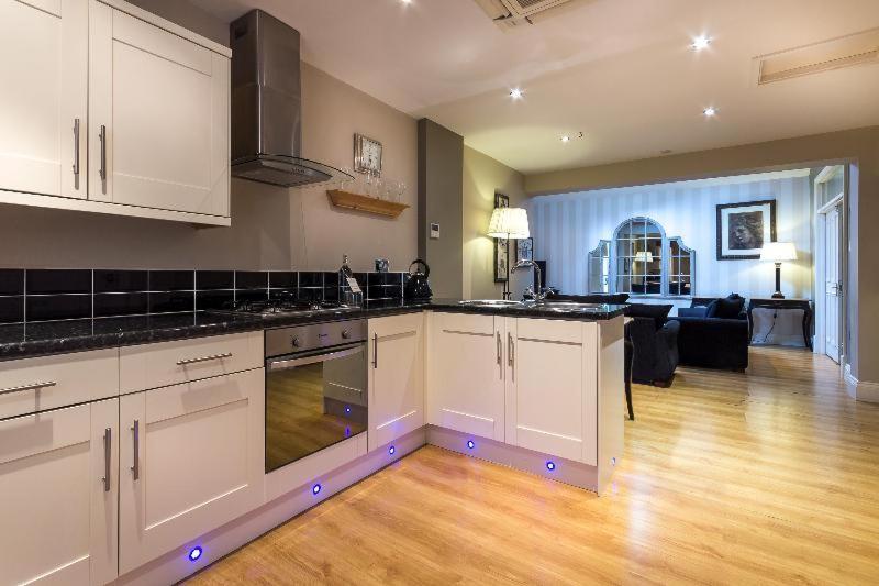 Clementine'S Guest House York Cameră foto A modern kitchen